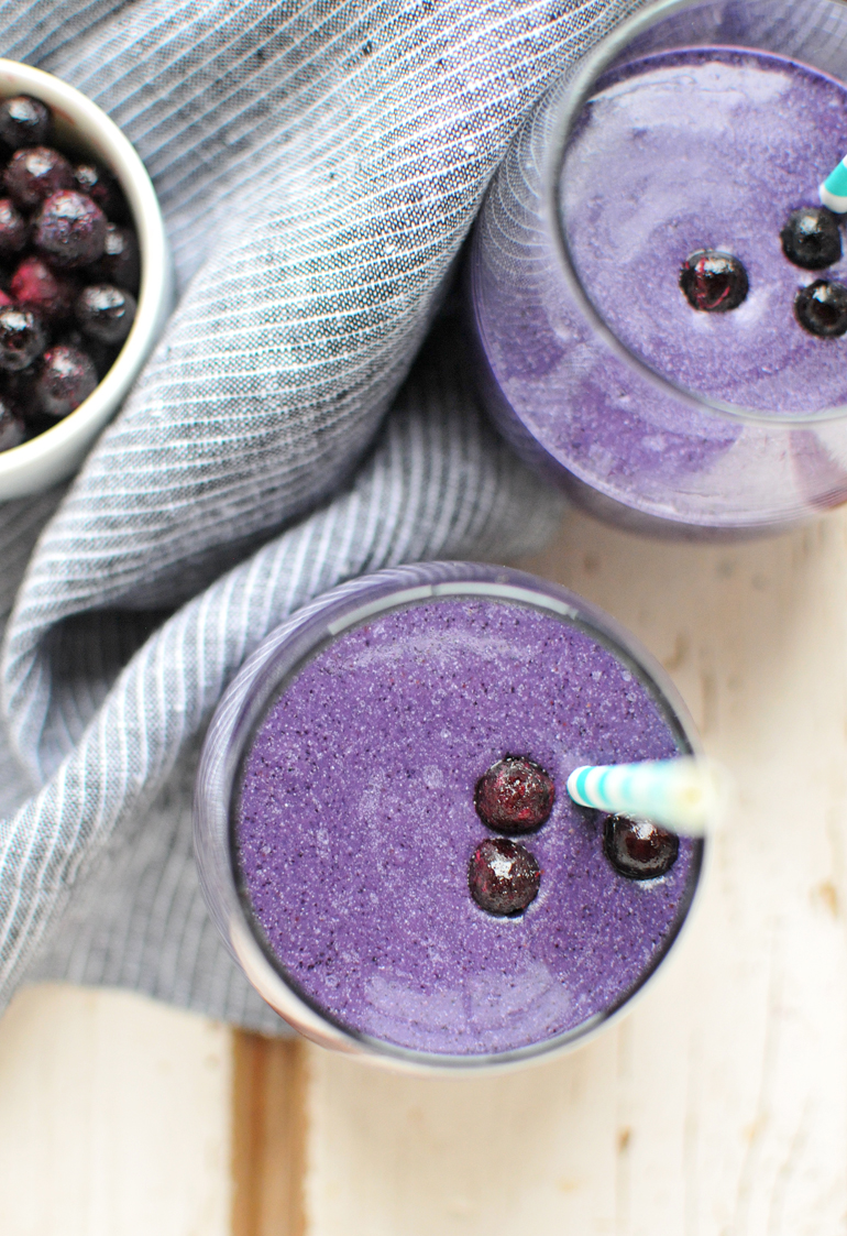 blueberry muffin smoothie closeup