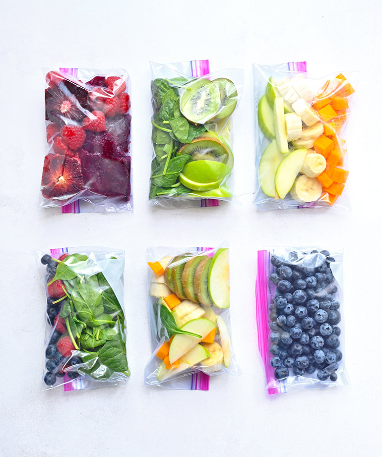 ziploc bags with extra fruits and veggies for smoothies