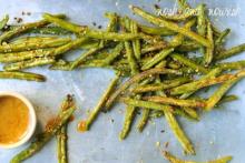 Crispy Green Bean Fries w/Maple Dijon Dipping Sauce