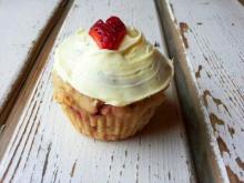 Strawberry Rhubarb Cupcakes