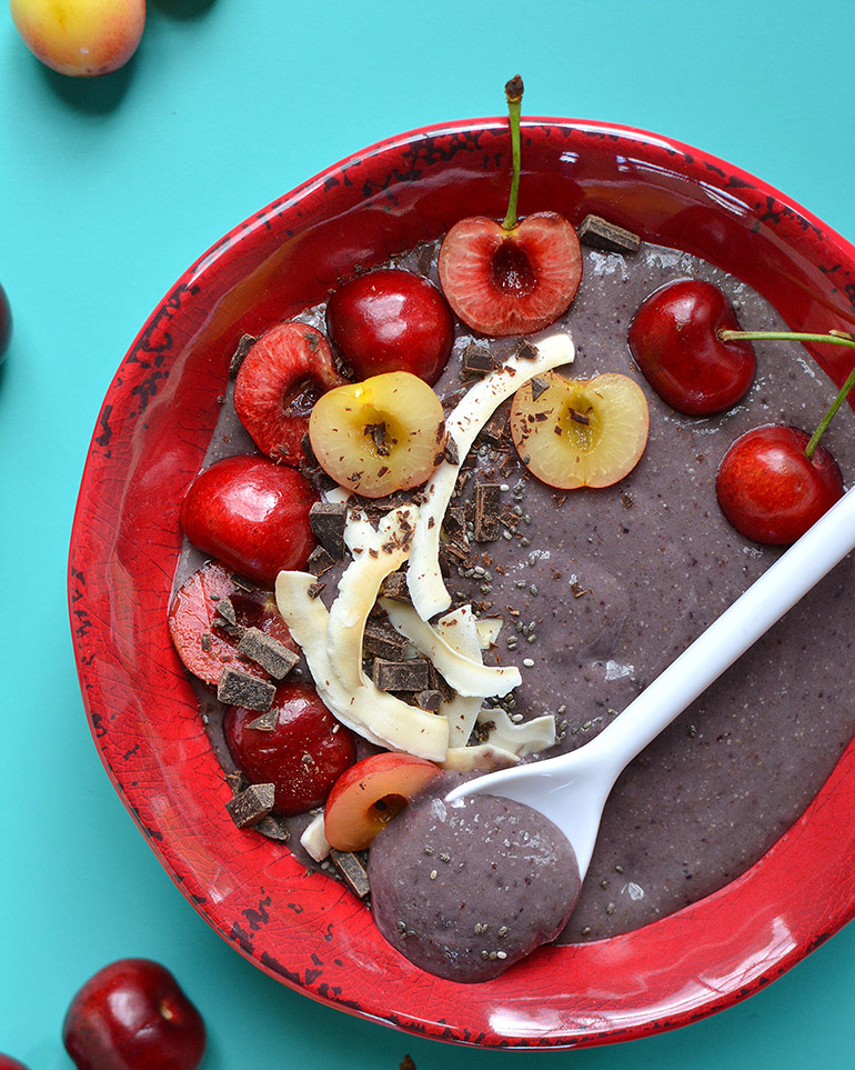 cherry vanilla smoothie bowl