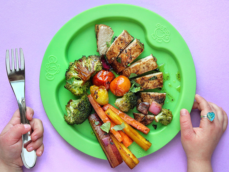 nourishedlikemom balsamic roasted chicken and veggies