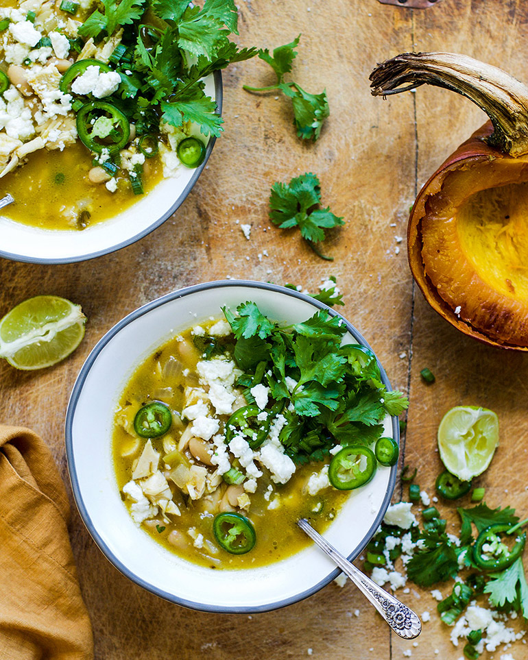 white bean chicken chili with pumpkin