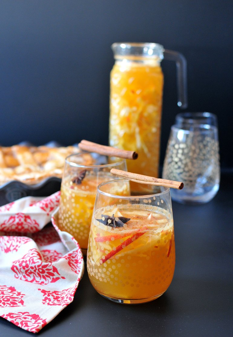 apple pie sangria in a bottle