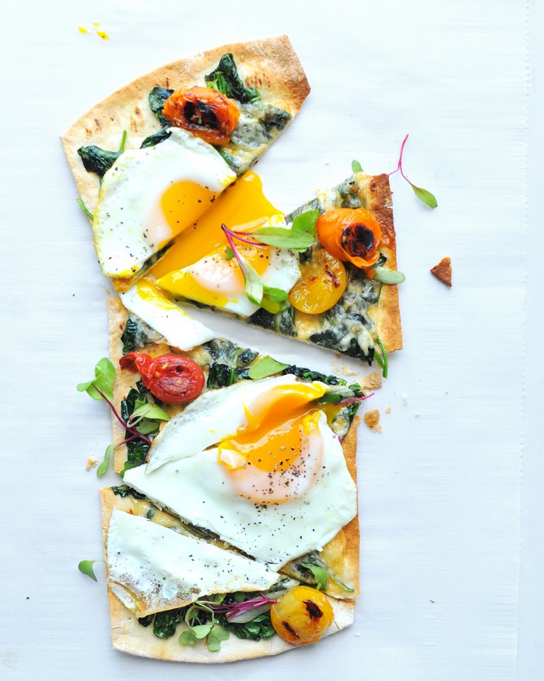 flatout breakfast pizza