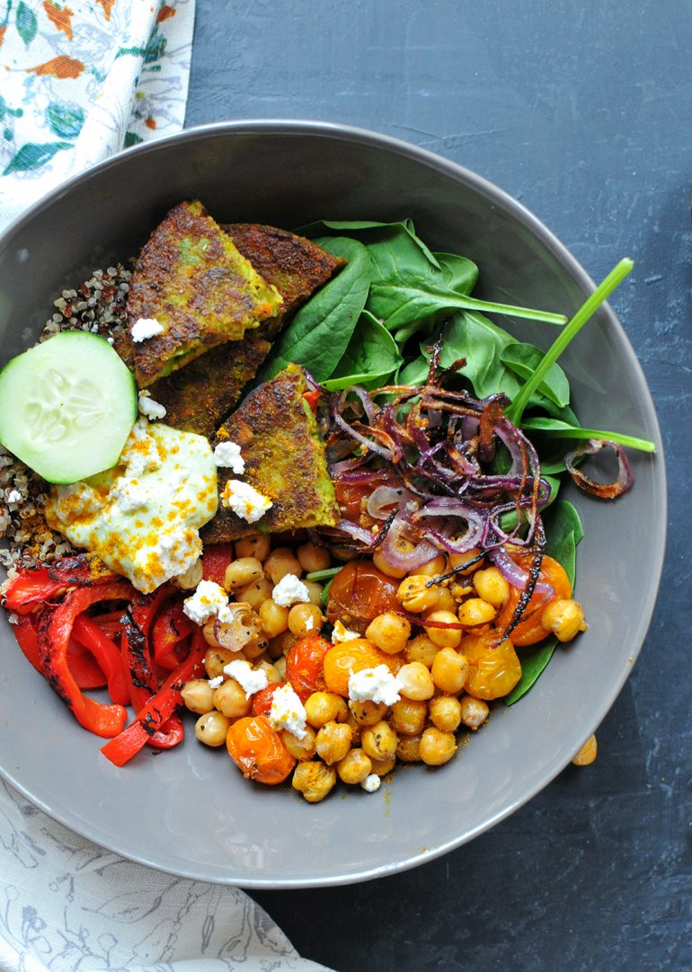 curry bombay veggie bowl with yogurt sauce