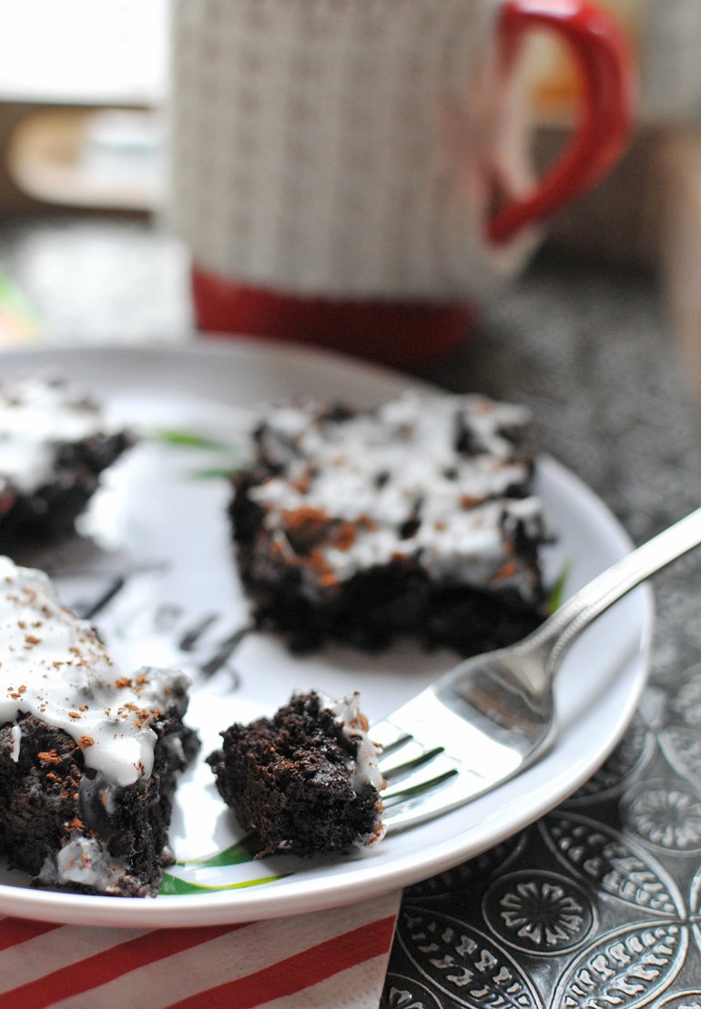 fudgy vegan peppermint brownie bite