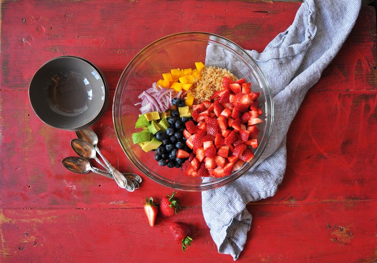 strawberry quinoa fruit salad ingredients
